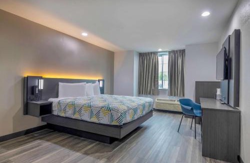 Fort Worth Hotel | Motel 6-Fort Worth, TX - Burleson