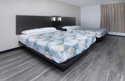 West Meadowbrook Hotel | Motel 6-Fort Worth, TX - Downtown East