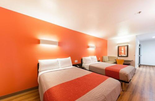Fossil Creek Hotel | Motel 6 Fort Worth, TX - North - Saginaw