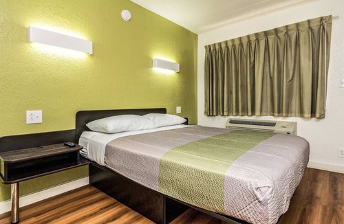 Fort Worth Hotel | Motel 6 Fort Worth, TX - North