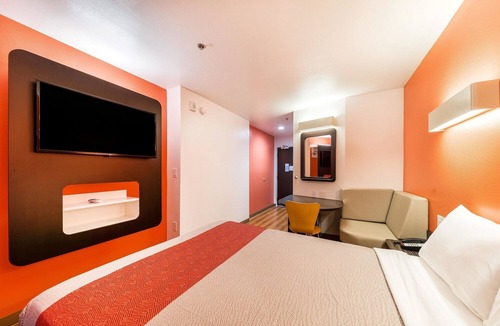 Fossil Creek Hotel | Motel 6 Fort Worth, TX - North - Saginaw