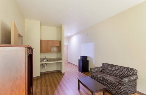 Fossil Creek Hotel | Motel 6 Fort Worth, TX