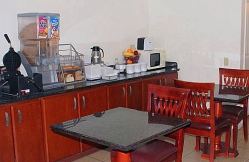 Fresno Hotel | Motel 6 Fresno, CA