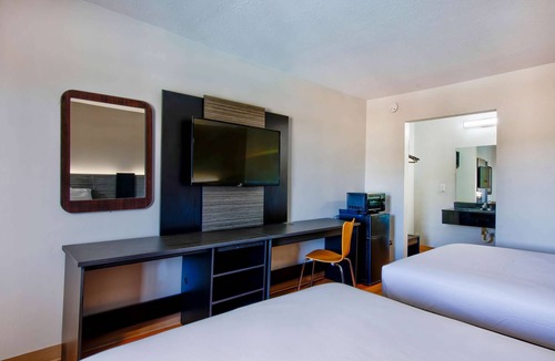 Gainesville Hotel | Motel 6 Gainesville, GA