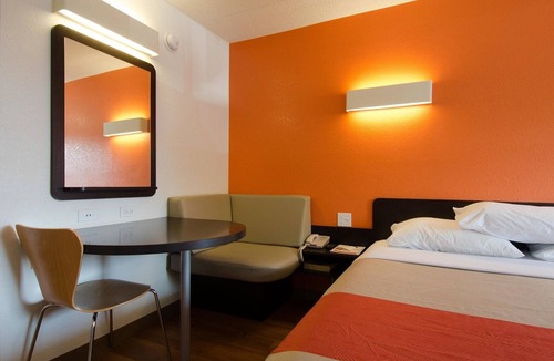 Gaithersburg Hotel | Motel 6 Gaithersburg, DC - Washington