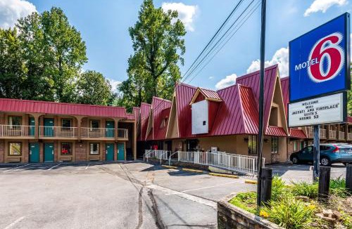 Gatlinburg Hotel | Motel 6-Gatlinburg, TN - Smoky Mountains