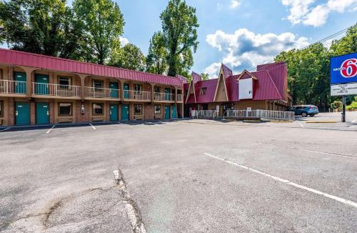 Gatlinburg Hotel | Motel 6-Gatlinburg, TN - Smoky Mountains