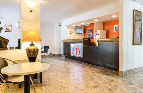 Glendale Hotel | Motel 6 Glendale Phoenix