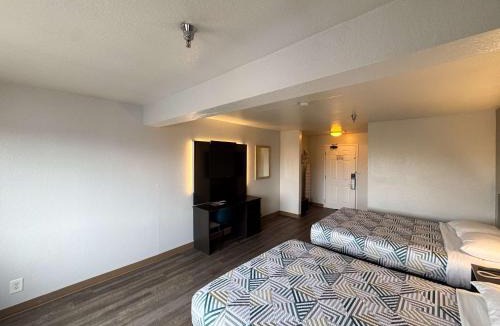 Glenview Hotel | Motel 6-Glenview, IL - Chicago North