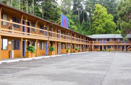 Gold Beach Hotel | Motel 6 Gold Beach