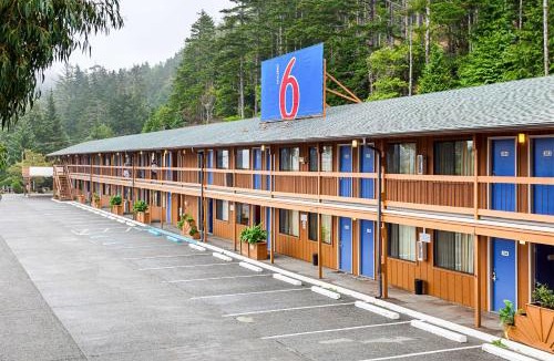 Gold Beach Hotel | Motel 6 Gold Beach