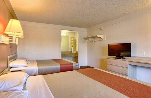 Halfway Hotel | Motel 6 Hagerstown, MD