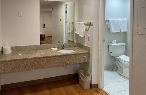 Halfway Hotel | Motel 6 Hagerstown, MD