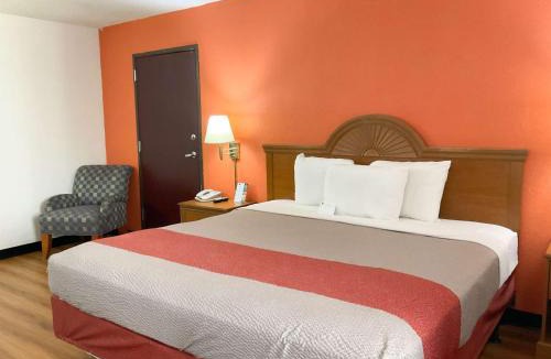 Hannibal Hotel | Motel 6-Hannibal, MO