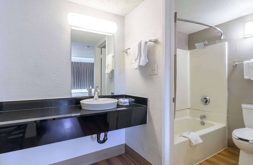 Hayward Hotel | Motel 6 Hayward, CA – Silicon Valley Gateway