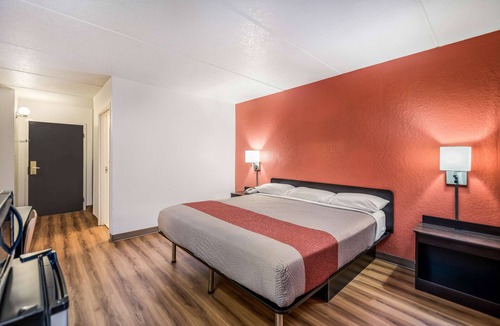 Henderson Hotel | Motel 6 Henderson, TX