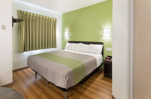 Hillsboro Hotel | Motel 6 Hillsboro, TX