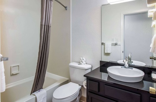 Lake Hamilton Hotel | Motel 6 Hot Springs, AR