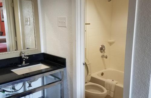 Brookhollow Hotel | Motel 6-Houston, TX - Brookhollow