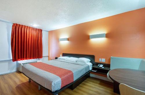 North Shore Hotel | Motel 6-Houston, TX - East
