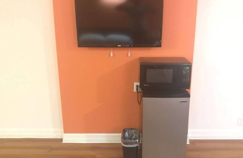 North Shore Hotel | Motel 6 Houston, TX - East