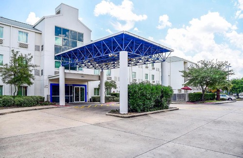 Westchase Hotel | Motel 6 Houston, TX