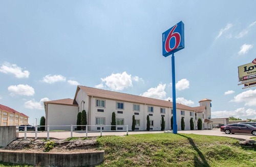 Hutchins Hotel | Motel 6-Hutchins, TX