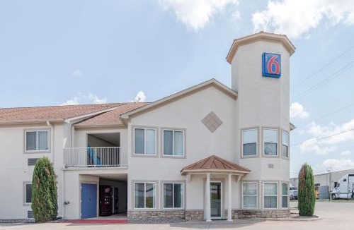 Hutchins Hotel | Motel 6-Hutchins, TX