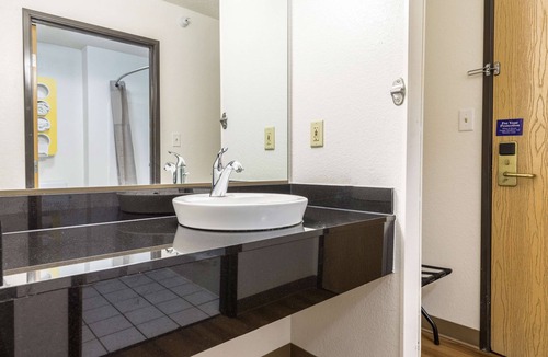 Southport Hotel | Motel 6 Indianapolis, IN - Southport