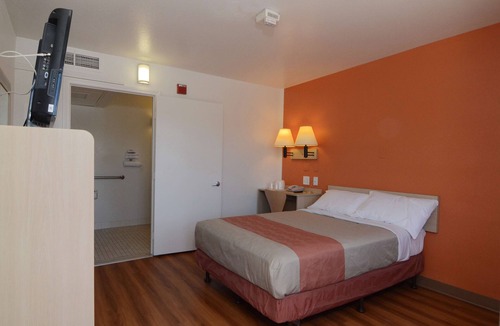 Indio Hotel | Motel 6 Indio, CA - Palm Springs