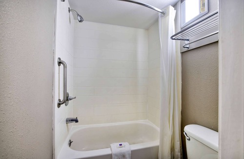 Tougaloo Hotel | Motel 6 Jackson, MS