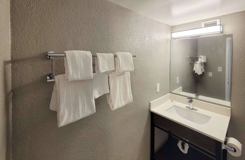 Jackson Hotel | Motel 6 Jackson, TN