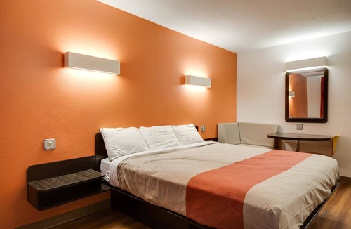 Jennings Hotel | Motel 6 Jennings, LA