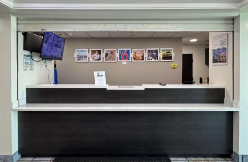 Joliet Hotel | Motel 6-Joliet, IL - Chicago - I-55