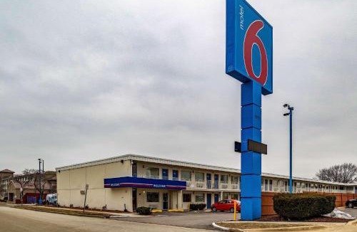 Joliet Hotel | Motel 6-Joliet, IL - I-80