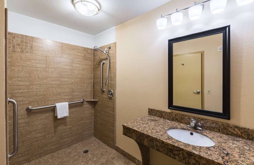Joshua Hotel | Motel 6 Joshua, TX