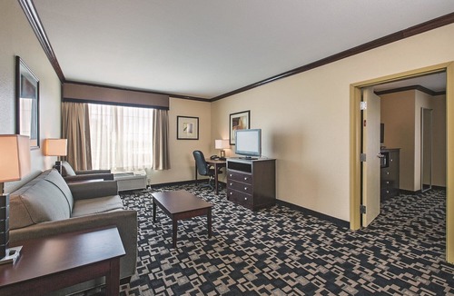Joshua Hotel | Motel 6 Joshua, TX