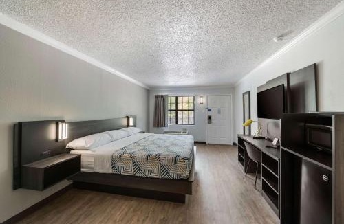 Kilgore Hotel | Motel 6-Kilgore, TX