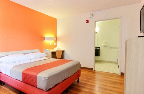 Kingsville Hotel | Motel 6 Kingsville, TX