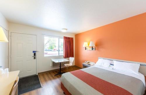 Klamath Falls Hotel | Motel 6-Klamath Falls, OR