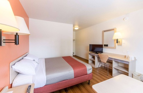 Klamath Falls Hotel | Motel 6 Klamath Falls, OR