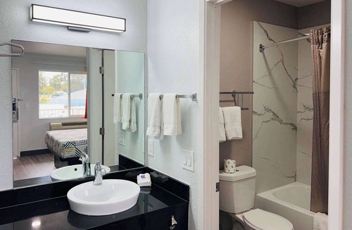 La Mesa Hotel | Motel 6 La Mesa, CA - San Diego