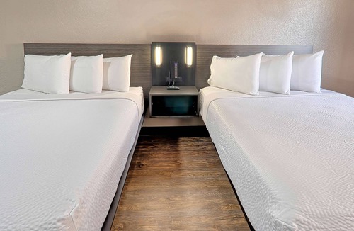 Lancaster Hotel | Motel 6 Lancaster, CA