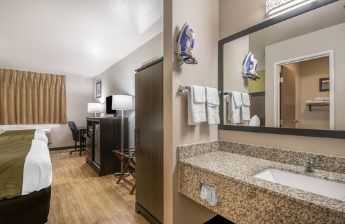 Witmer Hotel | Motel 6 Lancaster, PA