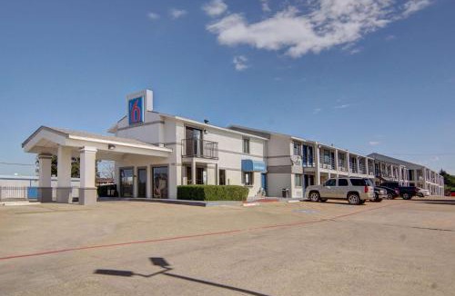 Lancaster Hotel | Motel 6-Lancaster, TX - DeSoto - Lancaster
