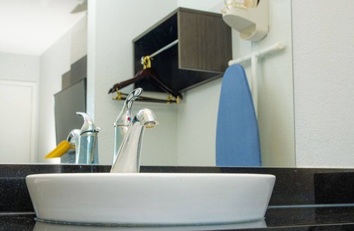 Lantana Hotel | Motel 6 Lantana, FL