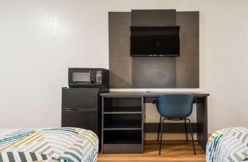 Bonanza Hotel | Motel 6-Laredo, TX - North I-35