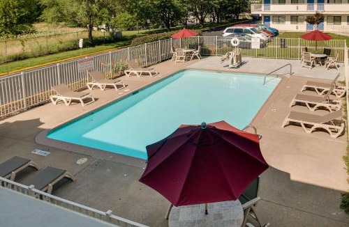 Lenexa Hotel | Motel 6-Lenexa, KS - Kansas City Southwest