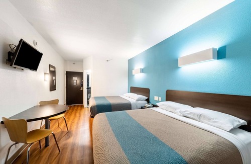 Lewisville Hotel | Motel 6 Lewisville, TX - Medical City