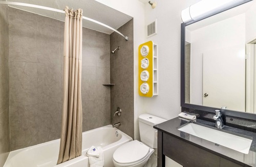 Lewisville Hotel | Motel 6 Lewisville, TX - Medical City